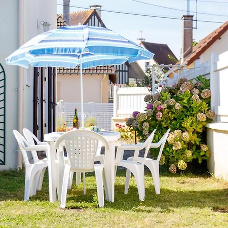 La Maison Cabourgeaise Proche Mer Exterior photo